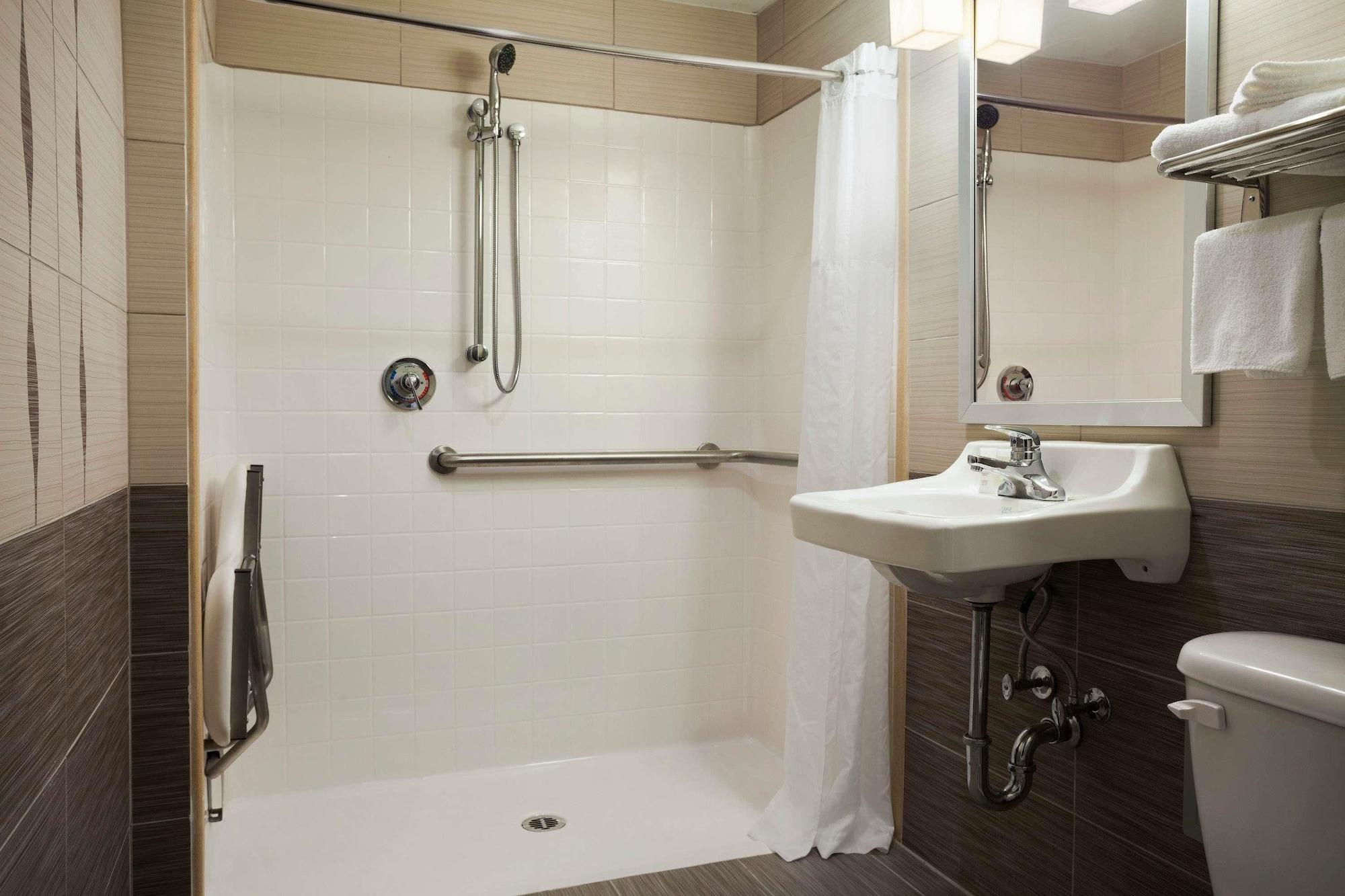 Hotel Super 8 Bronx à New York Extérieur photo
