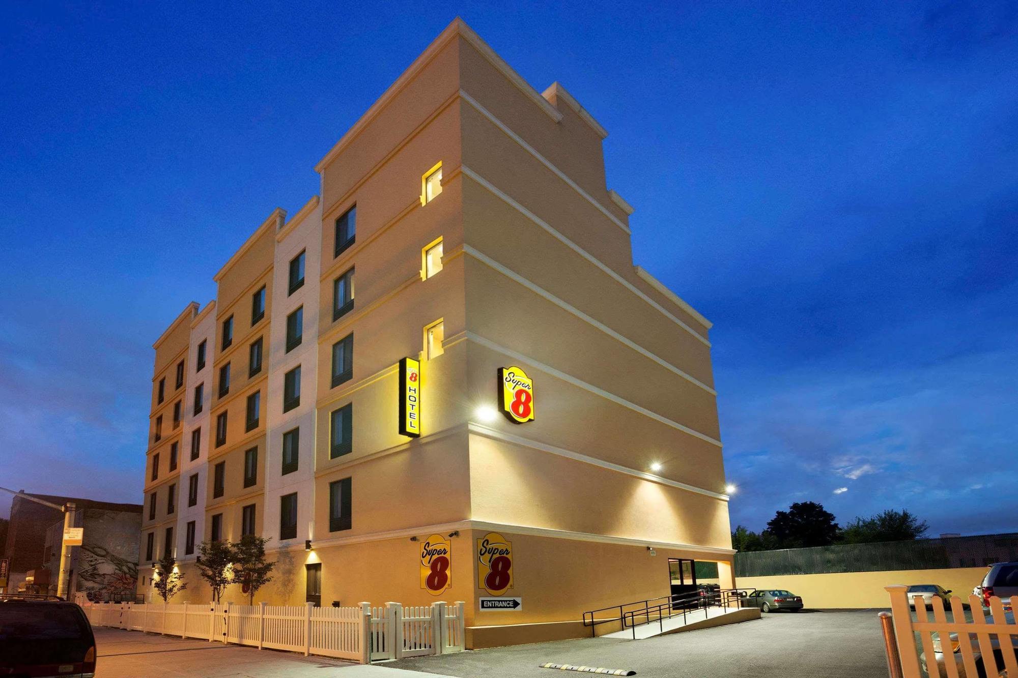 Hotel Super 8 Bronx à New York Extérieur photo