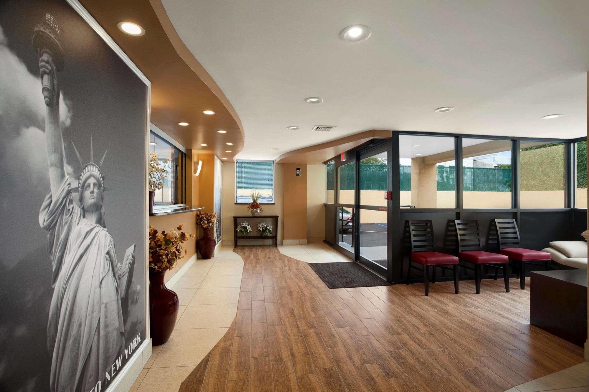 Hotel Super 8 Bronx à New York Extérieur photo