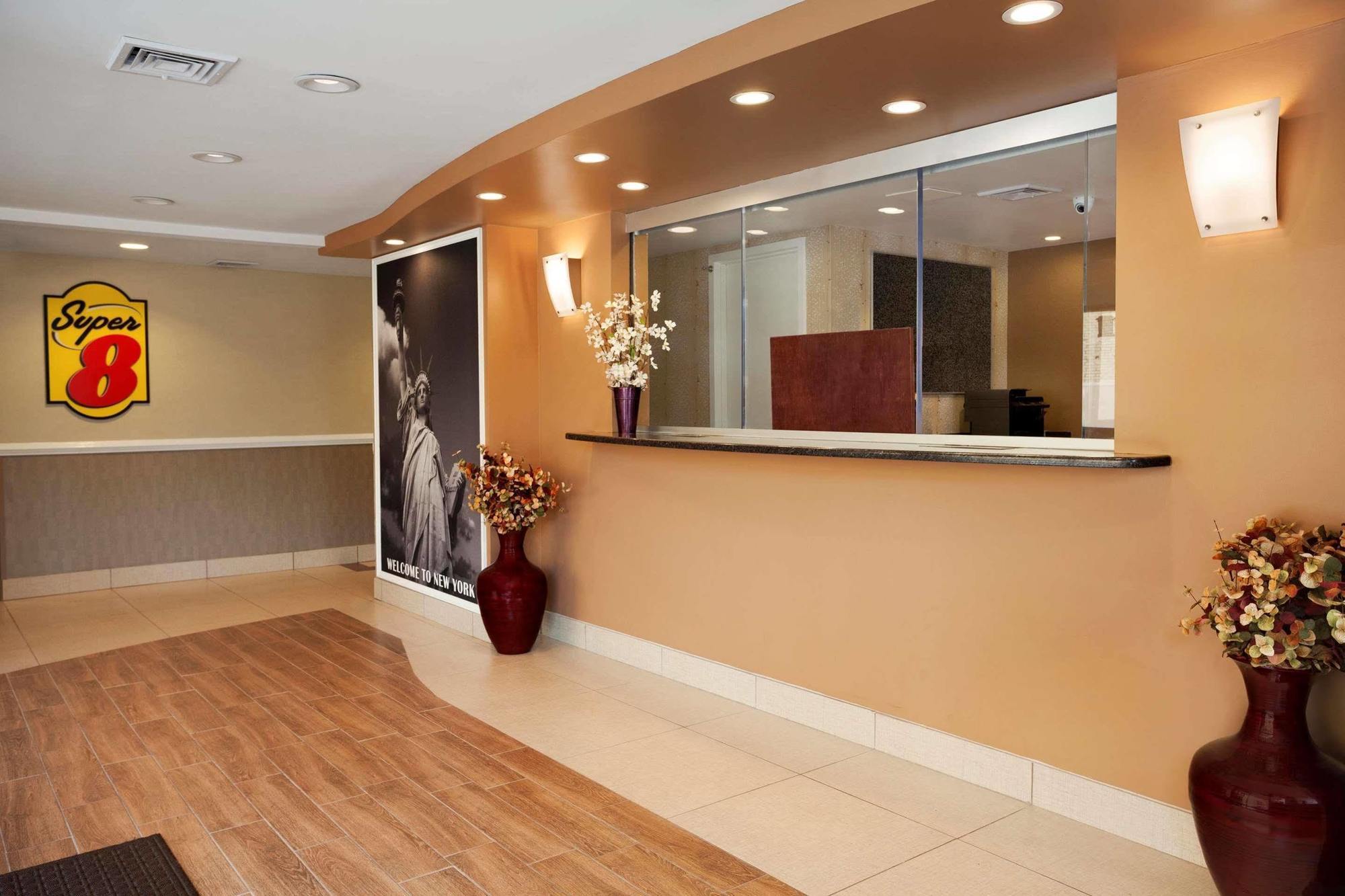 Hotel Super 8 Bronx à New York Extérieur photo