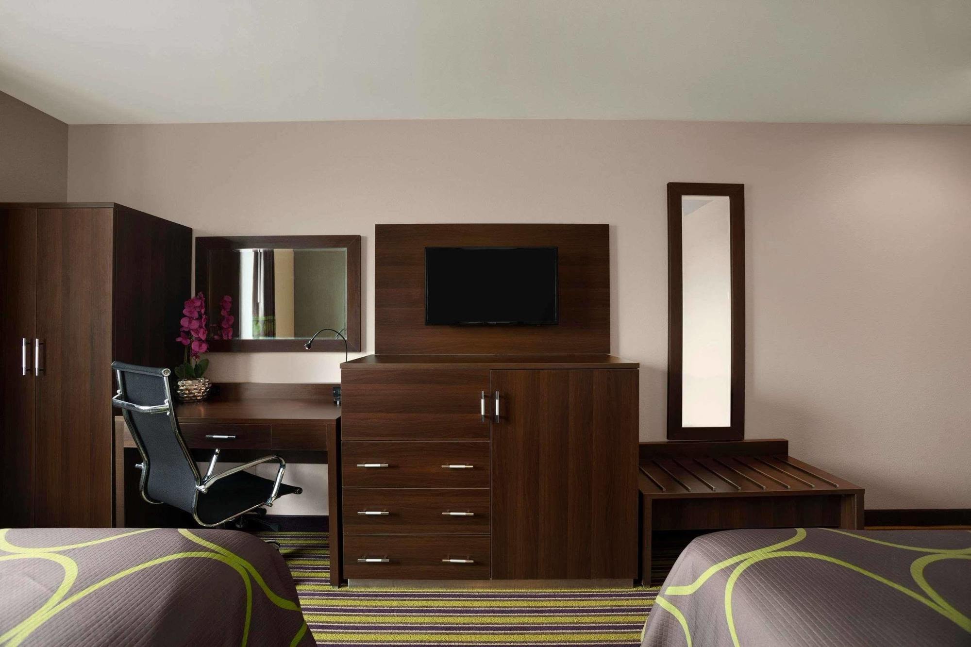 Hotel Super 8 Bronx à New York Extérieur photo